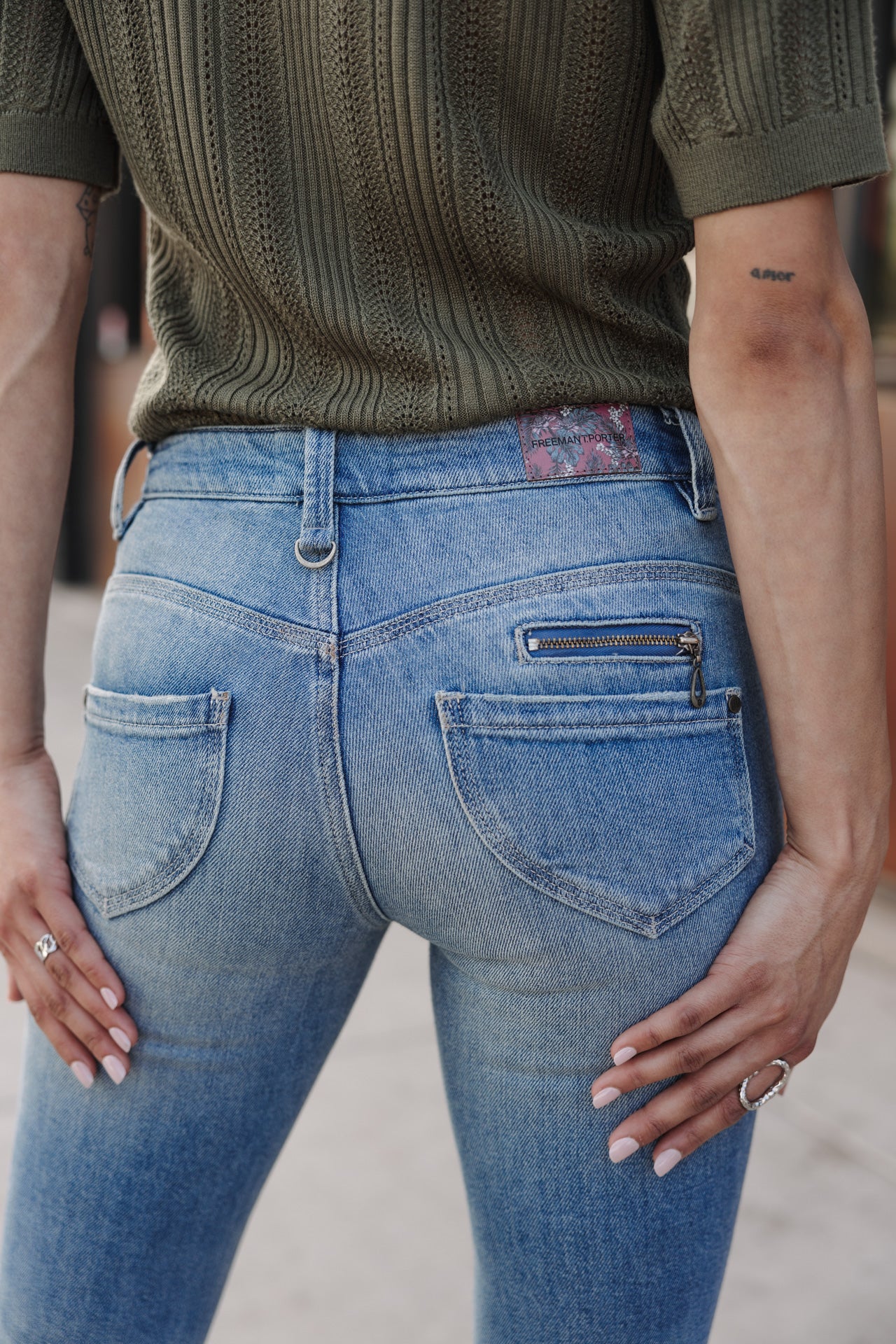 Alexa High Waist Cropped - Image 2