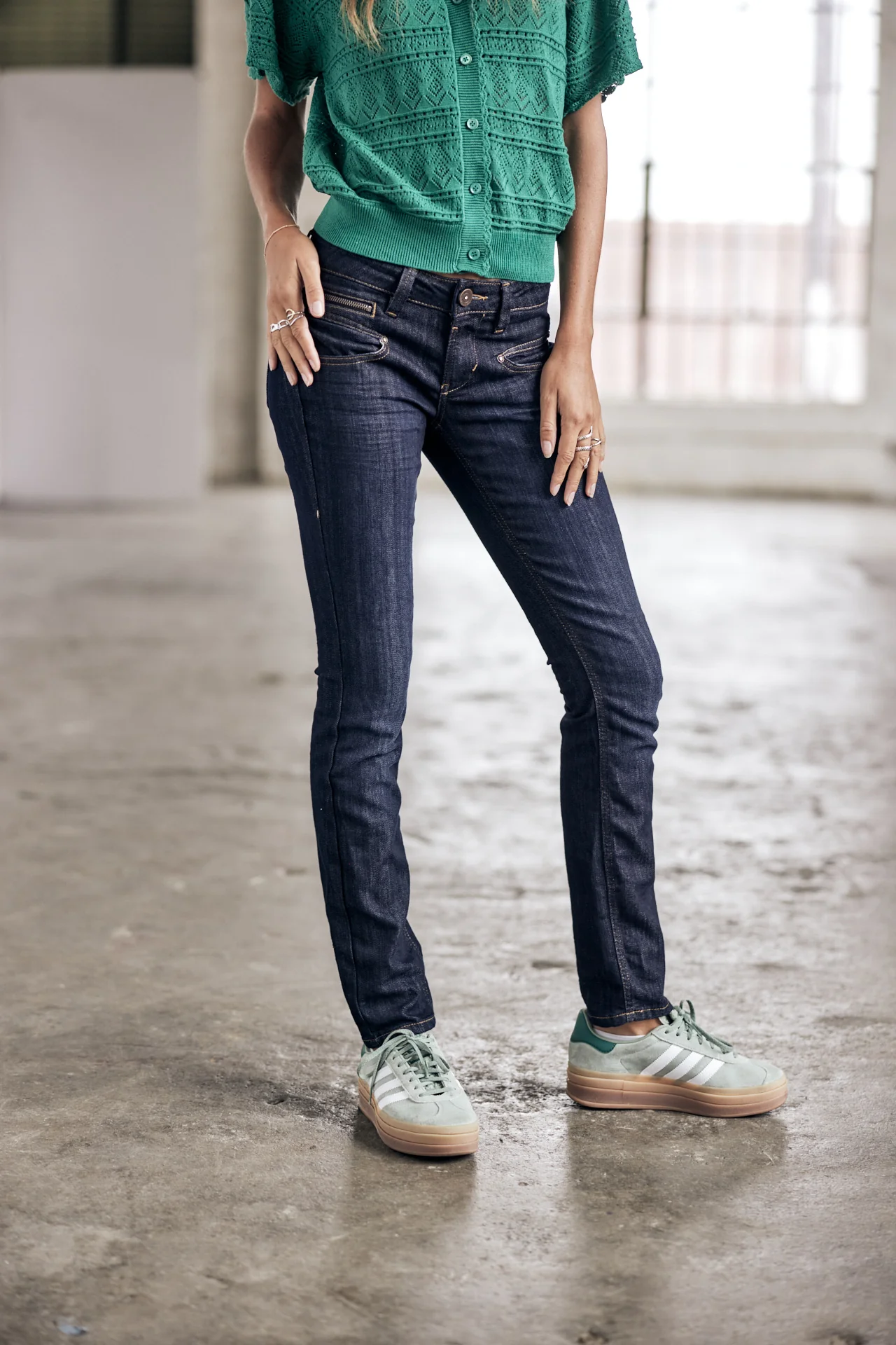 Alexa Slim - Image 11