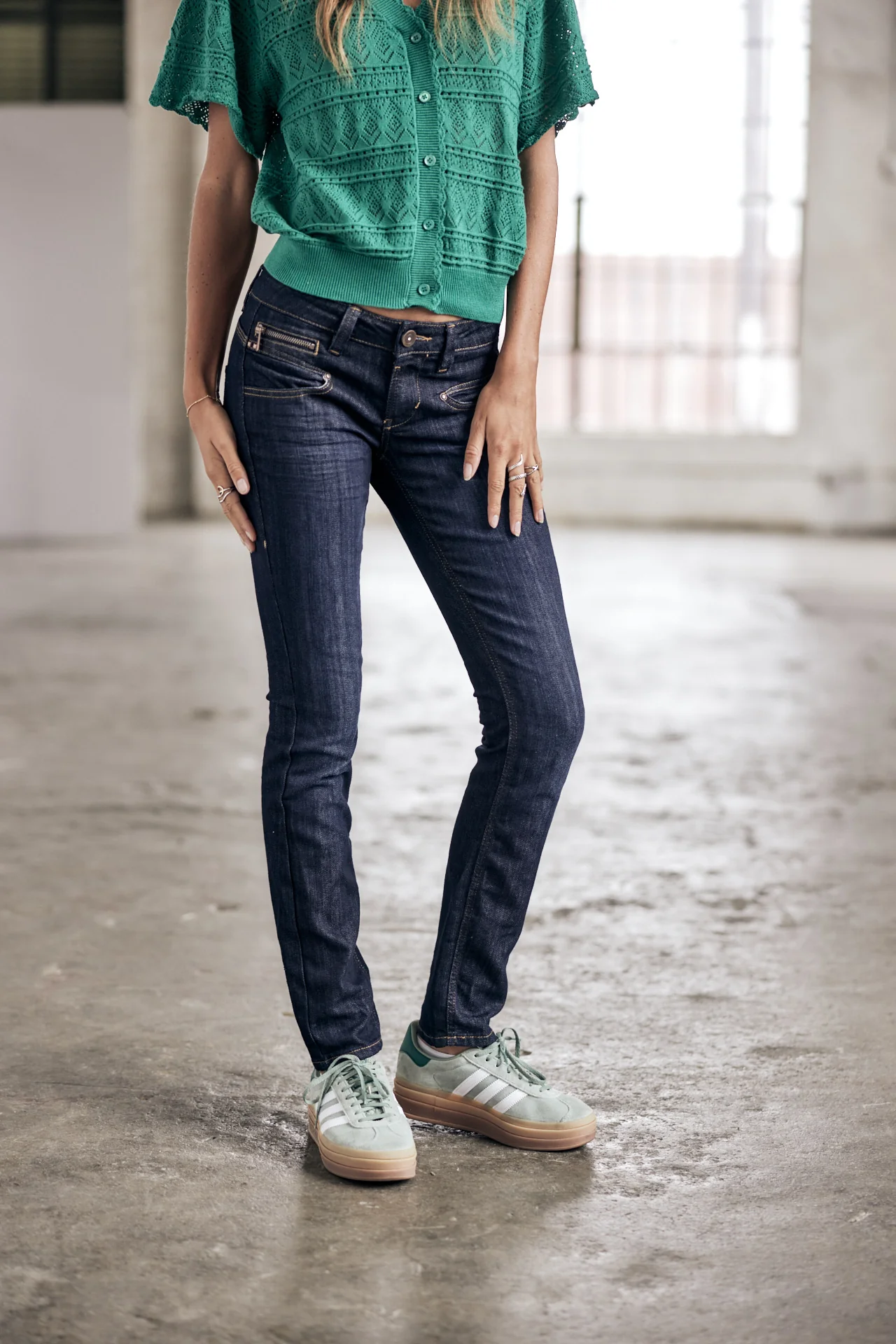 Alexa Slim - Image 3