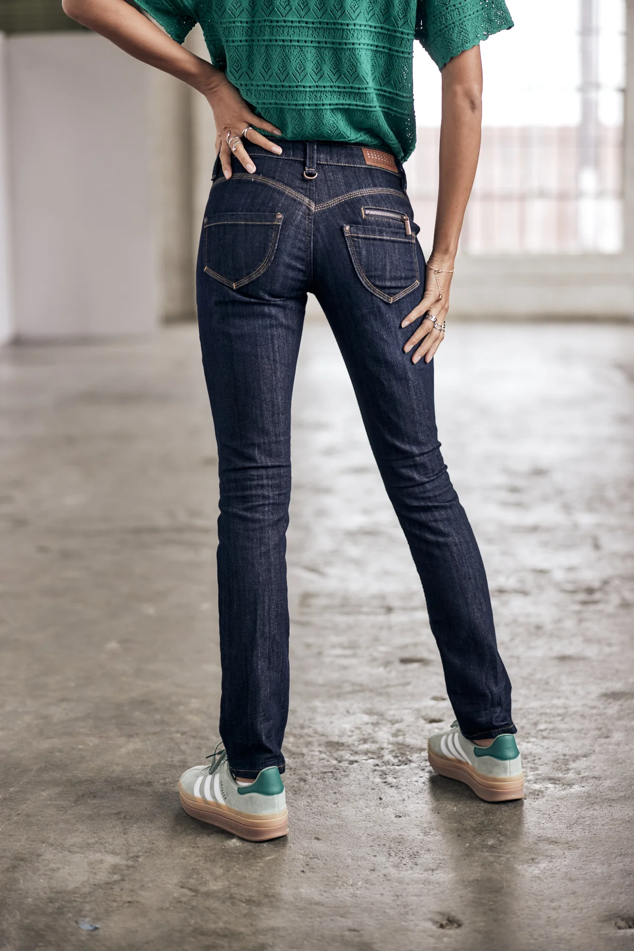 Alexa Slim - Image 4