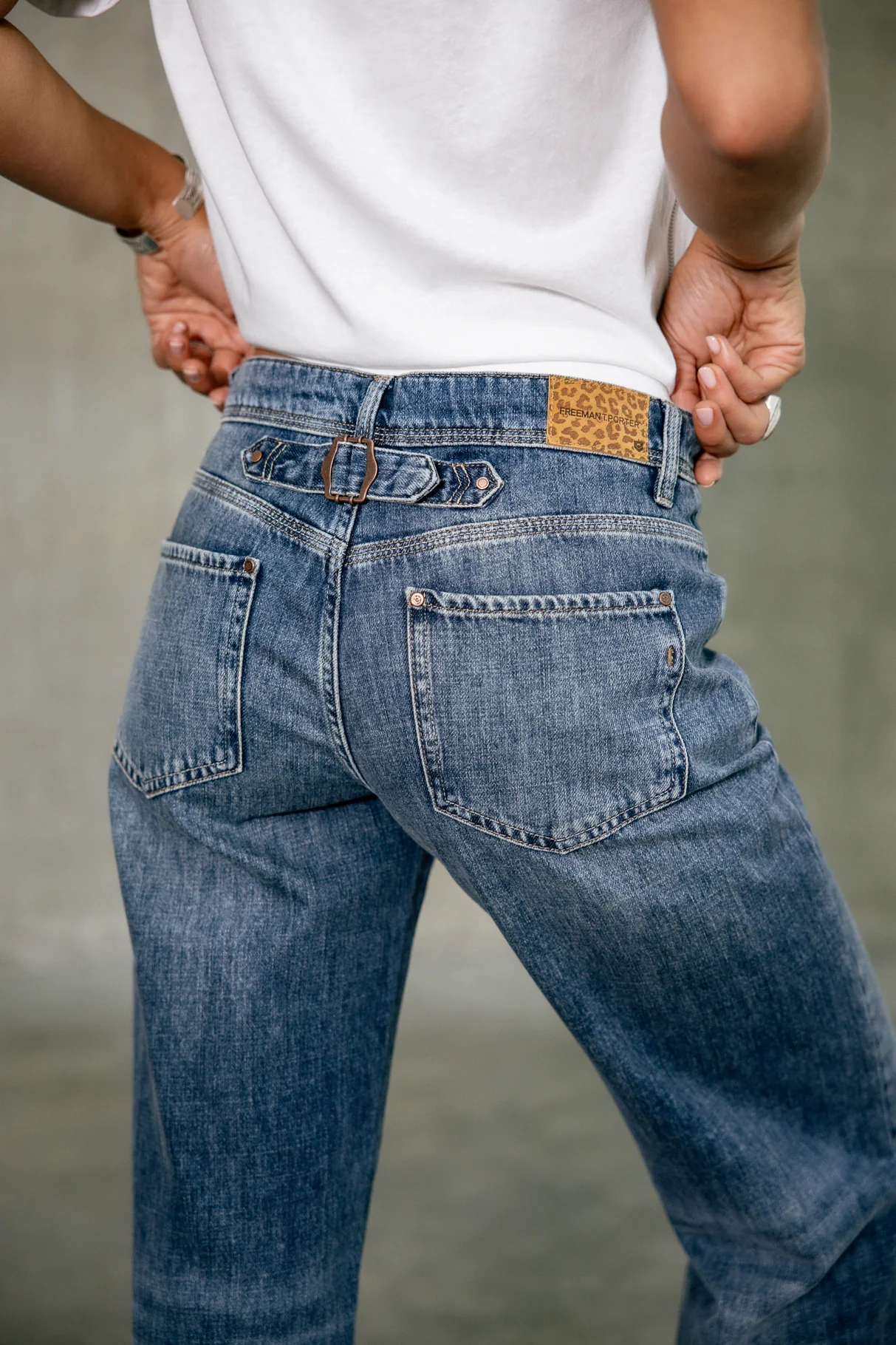 Hannah Denim - Image 2