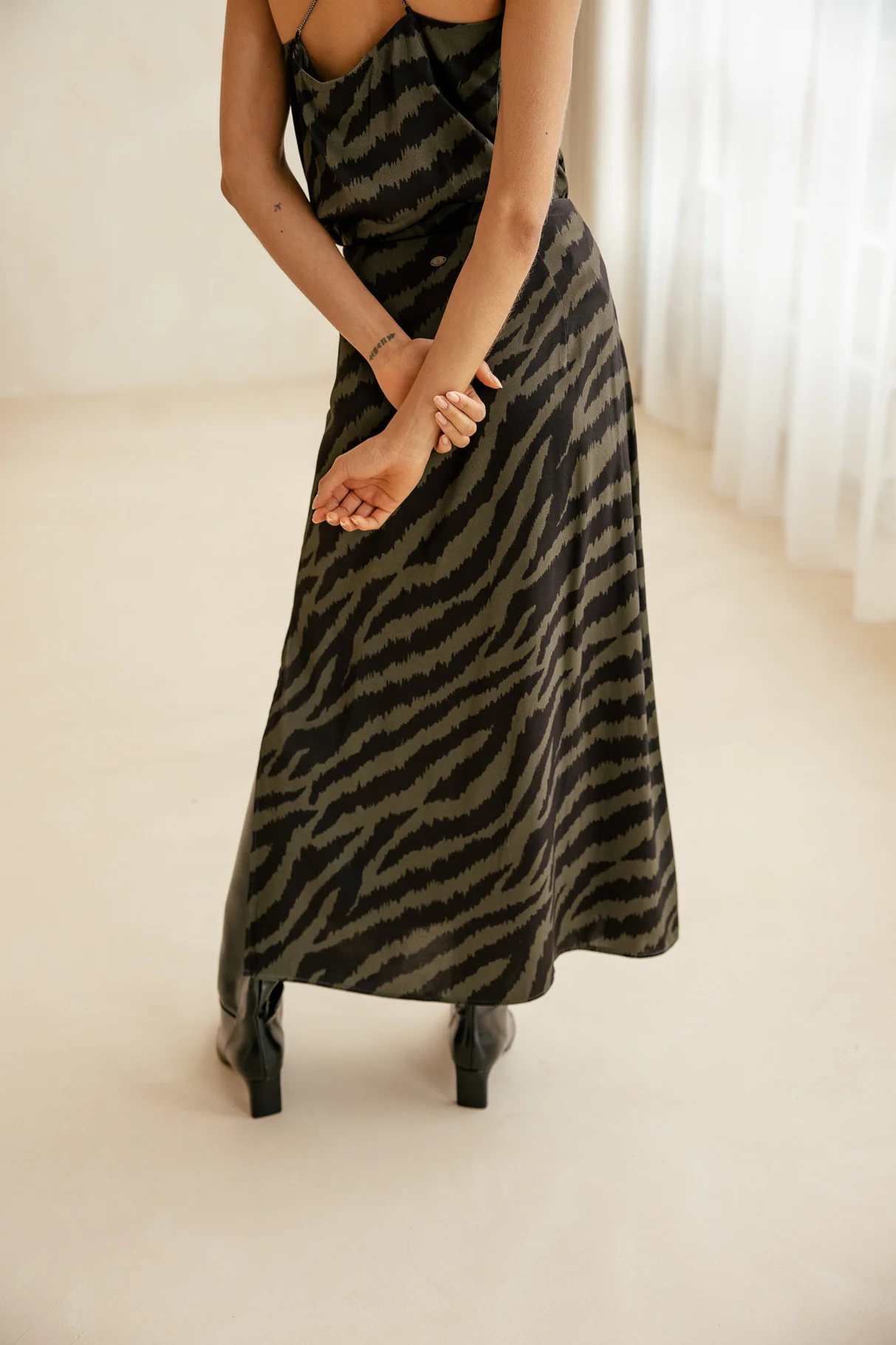 Justelle Zebra Shades - Image 10