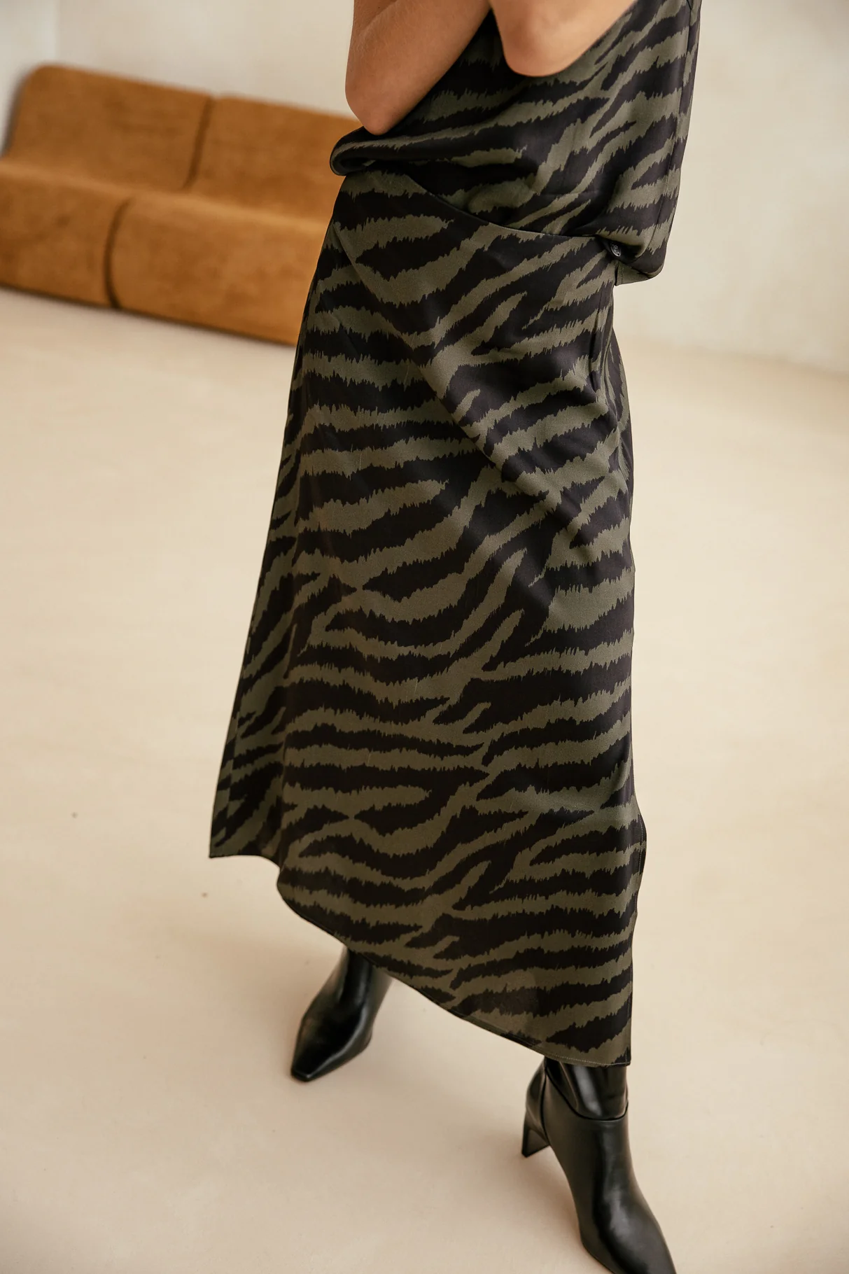 Justelle Zebra Shades - Image 8